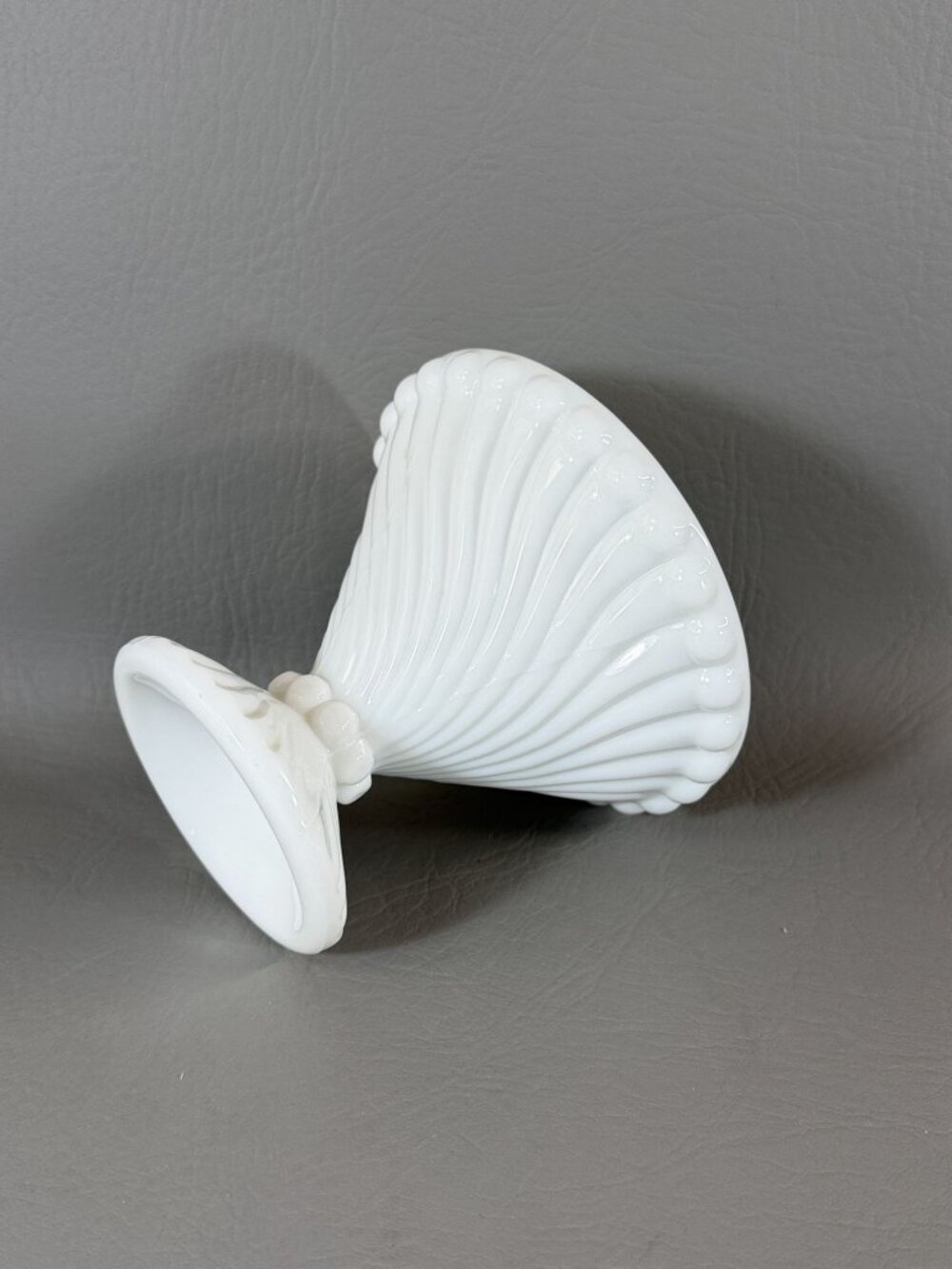 Vintage Westmoreland Milk Glass Ball Swirl Pedestal Candy Dish Compote Bowl - Picture 7 of 10